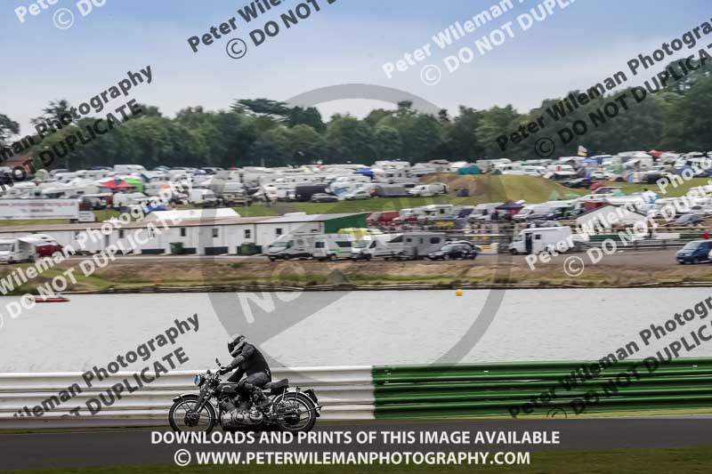 Vintage motorcycle club;eventdigitalimages;mallory park;mallory park trackday photographs;no limits trackdays;peter wileman photography;trackday digital images;trackday photos;vmcc festival 1000 bikes photographs